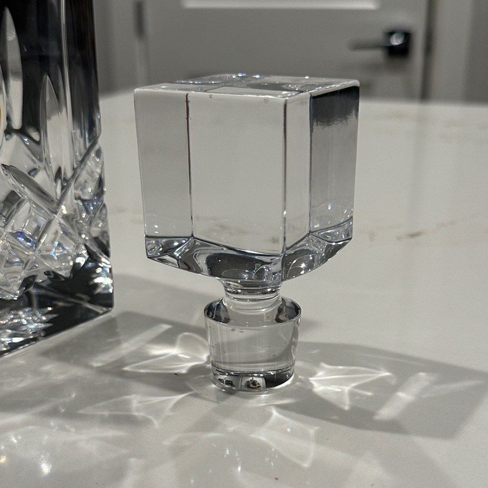 Elegant Waterford Crystal Decanter with Solid Cube Stopper - Picture 8 of 14